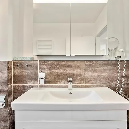Markgraf Haus 2 *